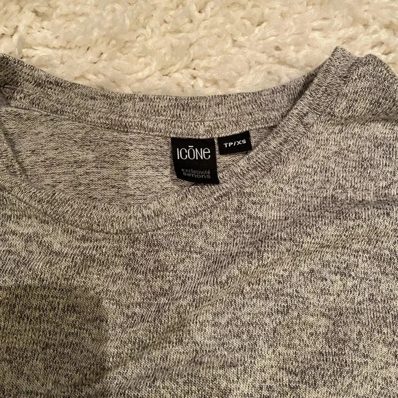 Grey ruffle long sleeve - Picture 3 of 3